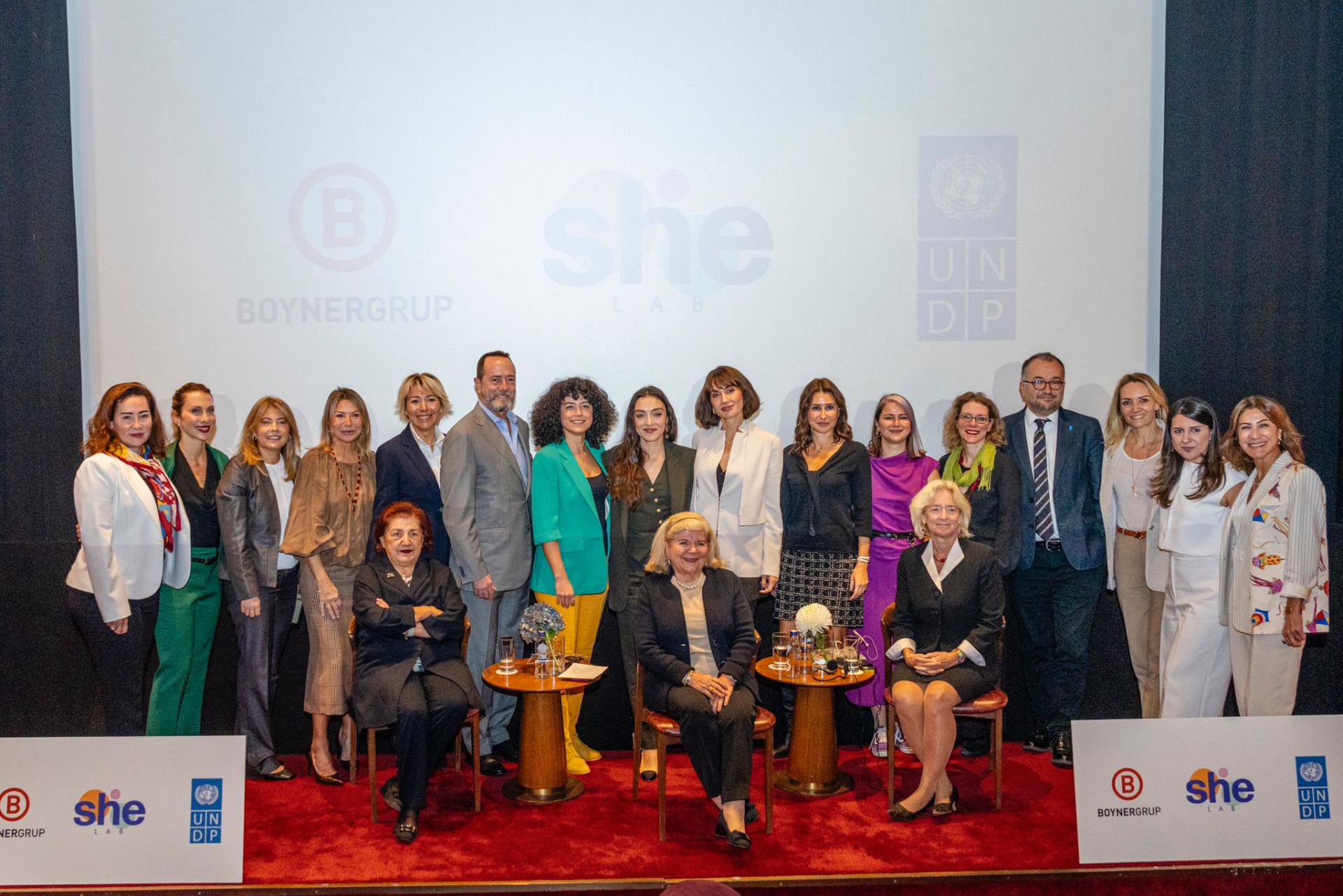 “Bu Dünya Değişecekse Kadınlarla Değişecek” Sürdürülebilirlikte Geleceğin Kadın Liderleri Programı Başlıyor!